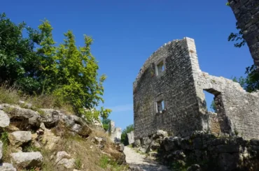 Dvigrad, ruins of reverie.