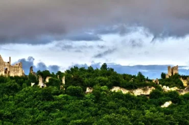 Dvigrad, ruševine