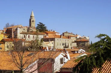 Labin, pogled prema gradiću, view