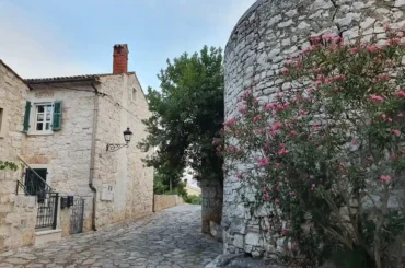 Brežuljkast Vrsar, hilltop, Istria