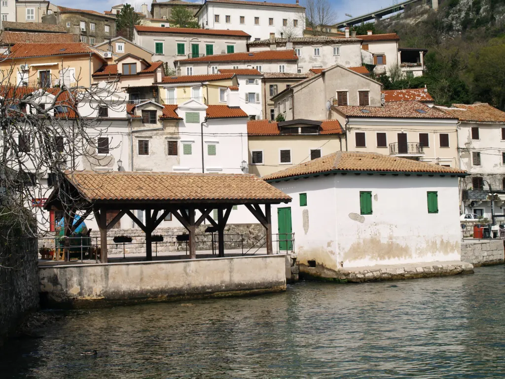 Bakar, Buccari Porto Ré, pogled prema perilu. Foto Z.R., 2026
